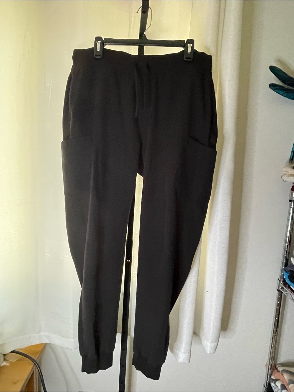 Mandala scrub joggers